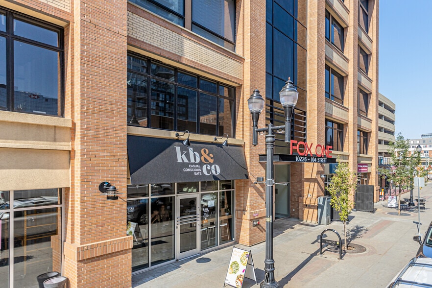 10226 104th St NW, Edmonton, AB for lease - Building Photo - Image 3 of 5