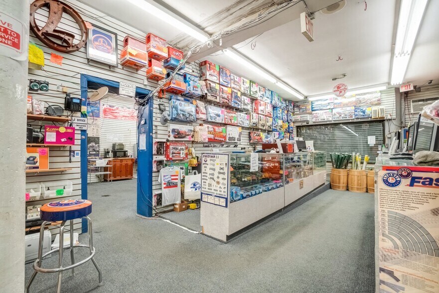 751 Mcdonald Ave, Brooklyn, NY for sale - Interior Photo - Image 3 of 6