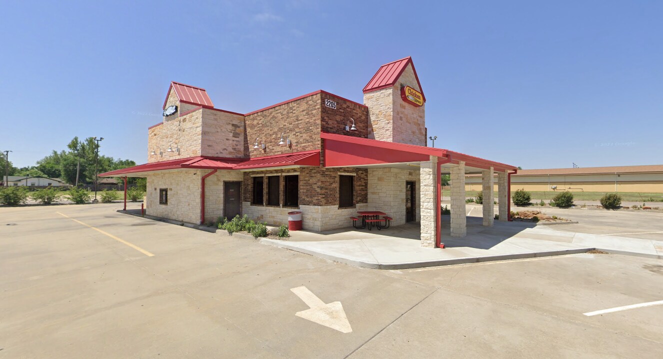 2205 Oklahoma Ave, Woodward, OK à vendre Photo du bâtiment- Image 1 de 1