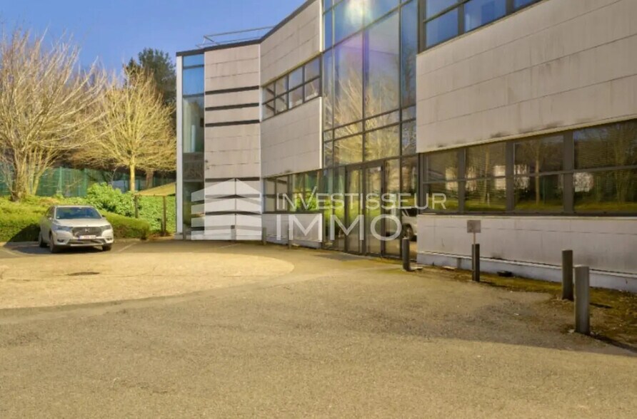 Flex dans Roissy-en-France à louer - Photo du bâtiment - Image 2 de 5