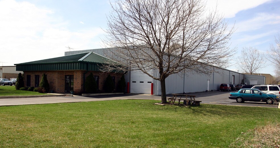 1180 Atlantic Dr, West Chicago, IL à louer - Photo du bâtiment - Image 2 de 43