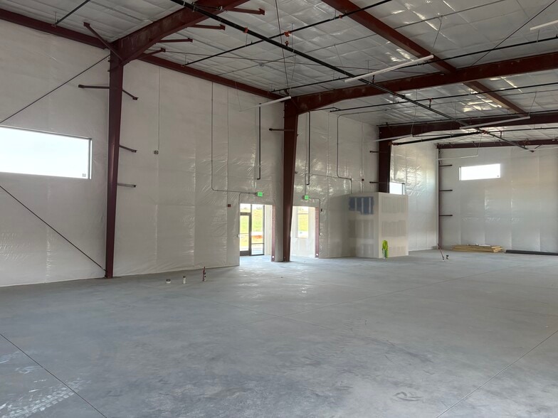 7943 Van Giesen st, West Richland, WA for lease - Building Photo - Image 2 of 5