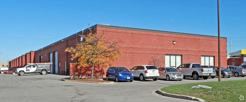 261 Martindale Rd, St Catharines, ON for lease - Building Photo - Image 3 of 9
