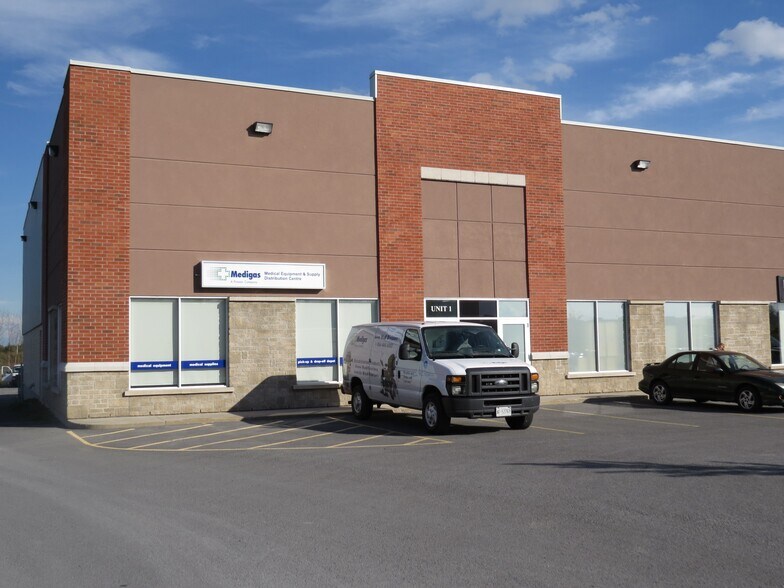 718 Fortune Cres, Kingston, ON for sale - Primary Photo - Image 1 of 1