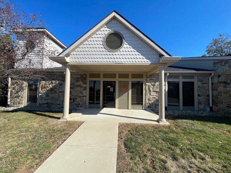 4011 W Jefferson Blvd, Fort Wayne, IN à louer - Photo du bâtiment - Image 2 de 3