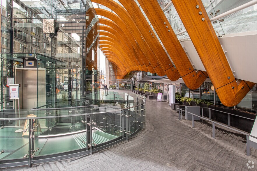 510 W Georgia St, Vancouver, BC à louer - Photo du bâtiment - Image 3 de 9