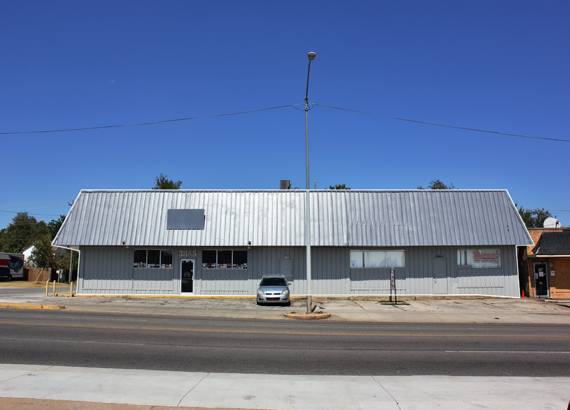 3841-3845 NW 10th St, Oklahoma City, OK à vendre - Photo du bâtiment - Image 3 de 15