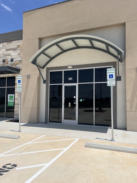 700 New Hope #104 dr, Cedar Park, TX for lease - Building Photo - Image 2 of 35