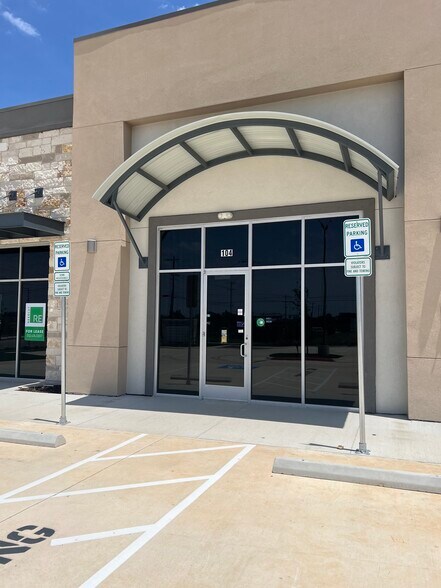 700 W New Hope Dr, Cedar Park, TX à vendre - Photo du bâtiment - Image 2 de 4