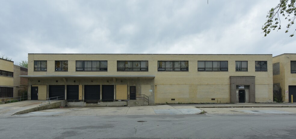 3500 N Kostner Ave, Chicago, IL for lease - Building Photo - Image 1 of 5