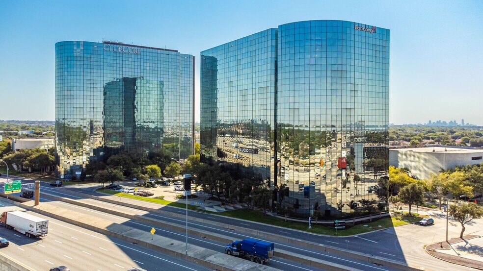 3010 Lyndon B Johnson Fwy, Dallas, TX à louer - Photo du bâtiment - Image 1 de 9