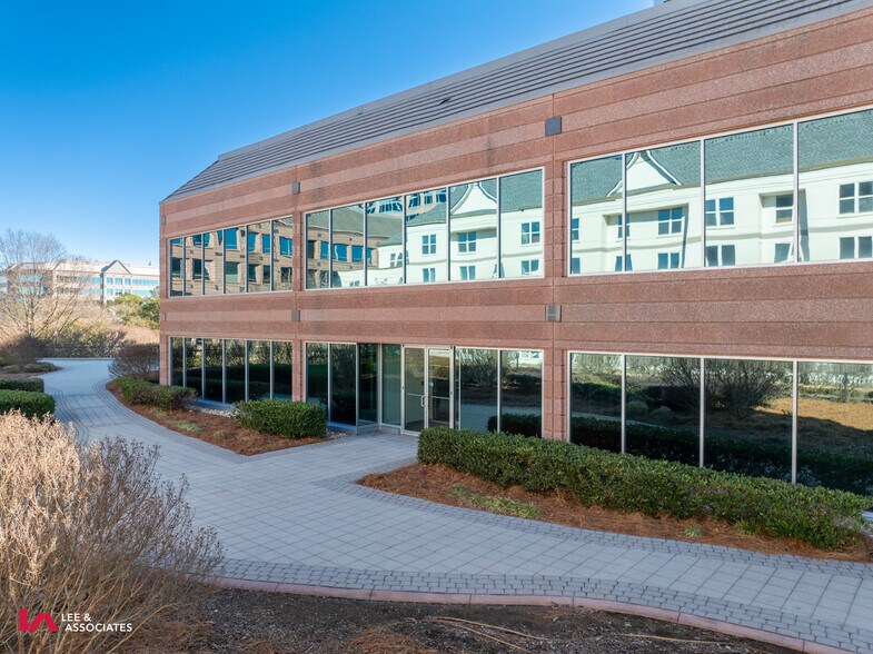 2200 Lake Blvd NE, Atlanta, GA à vendre - Photo du bâtiment - Image 3 de 16