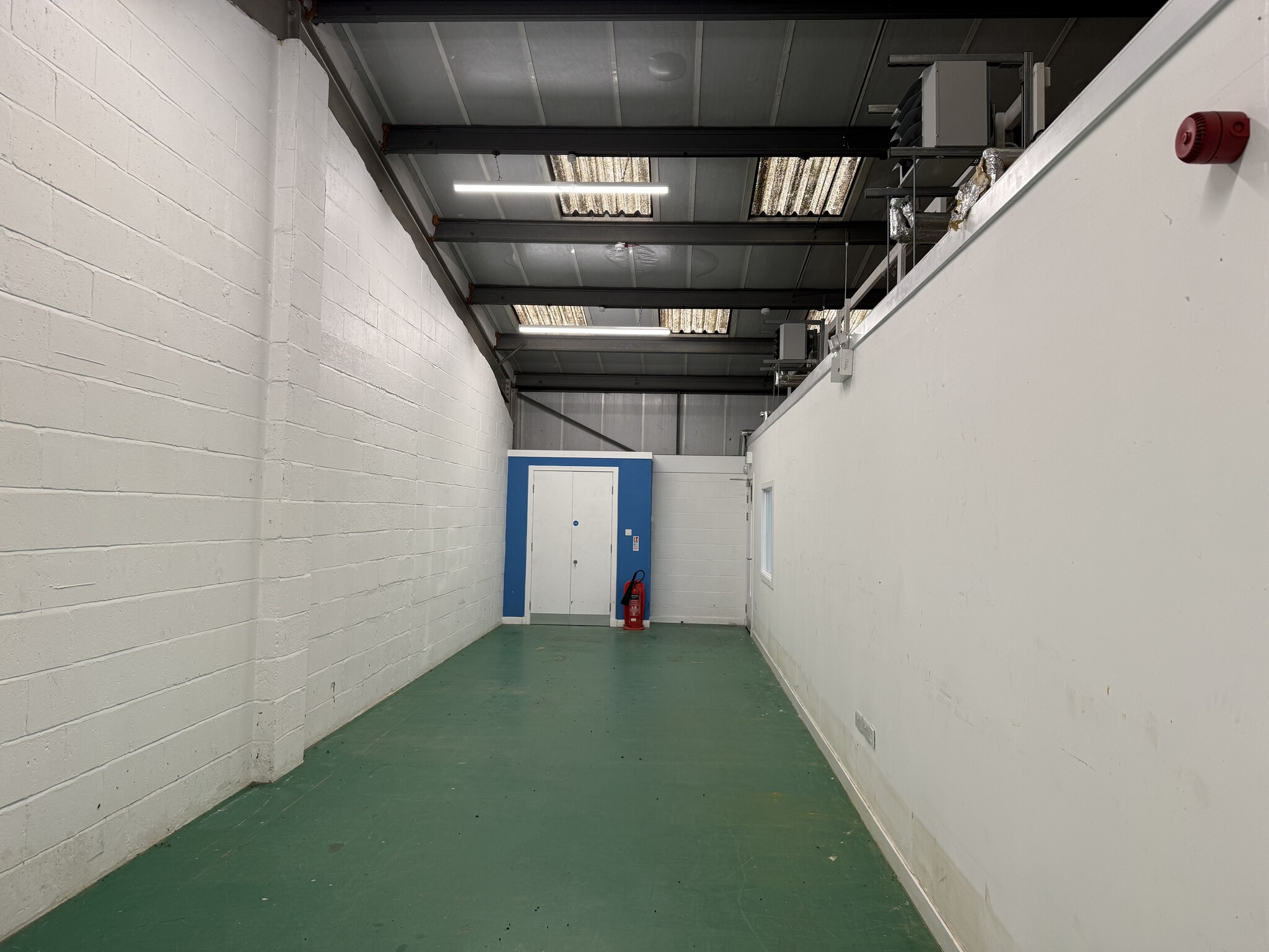 Shore Rd, Perth for lease Interior Photo- Image 1 of 2