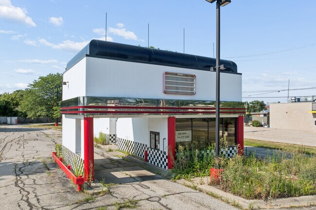 Plus de détails pour 554 E 8th St, Holland, MI - Commerce de détail aux enchères