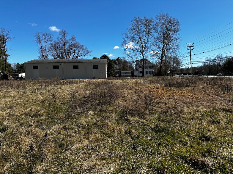 92 State Hwy 33, Manalapan Township, NJ à vendre - Photo du bâtiment - Image 3 de 11