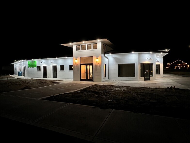 200 S Pendleton Ave, Pendleton, IN à louer - Photo du bâtiment - Image 2 de 10