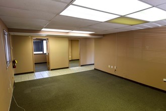 2450 West Dr, Oaks, PA for lease Interior Photo- Image 1 of 7