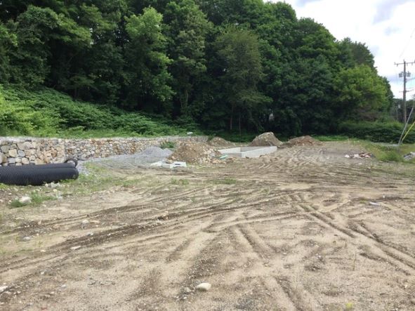 3025 East Main Street, Waterbury, CT à vendre - Photo du bâtiment - Image 2 de 3