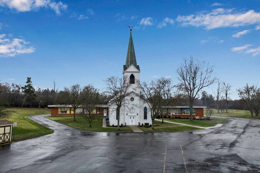 Orchard Park Road portefeuille de 2 propriétés à vendre sur LoopNet.ca - Photo du bâtiment - Image 3 de 33