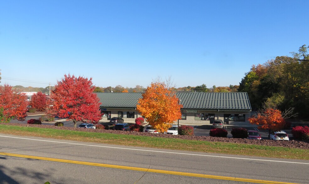 50 Carpenter Ave, Middletown, NY à louer - Photo du bâtiment - Image 3 de 6