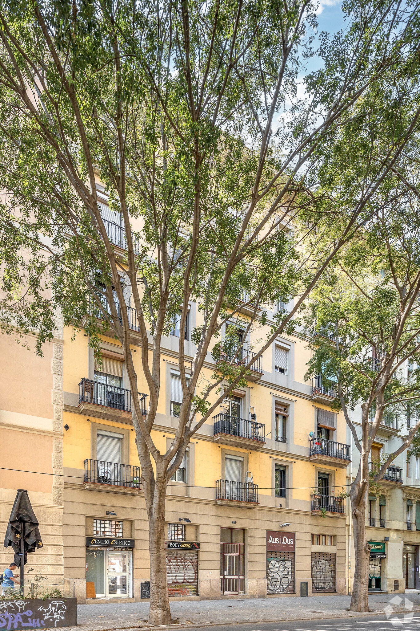 Immeuble residentiel dans Barcelone, Barcelona à vendre Photo principale- Image 1 de 2