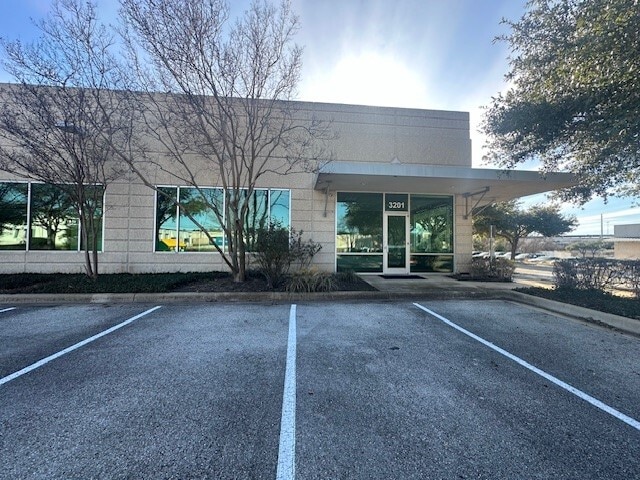 3201 Industrial Ter, Austin, TX for lease Building Photo- Image 1 of 5
