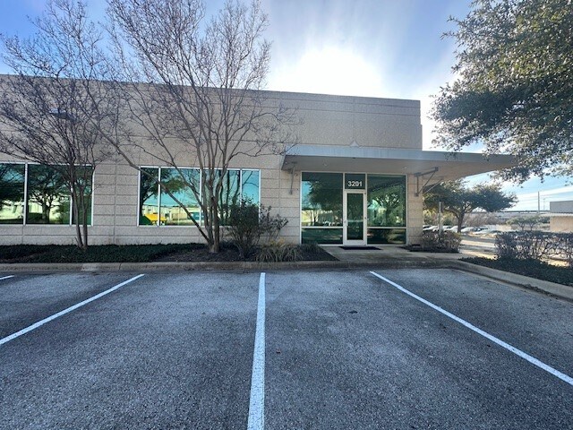 3201 Industrial Ter, Austin, TX for lease Primary Photo- Image 1 of 5