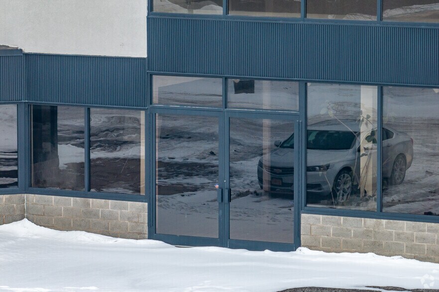 900 W Genesee St, Syracuse, NY à louer - Photo du bâtiment - Image 2 de 4