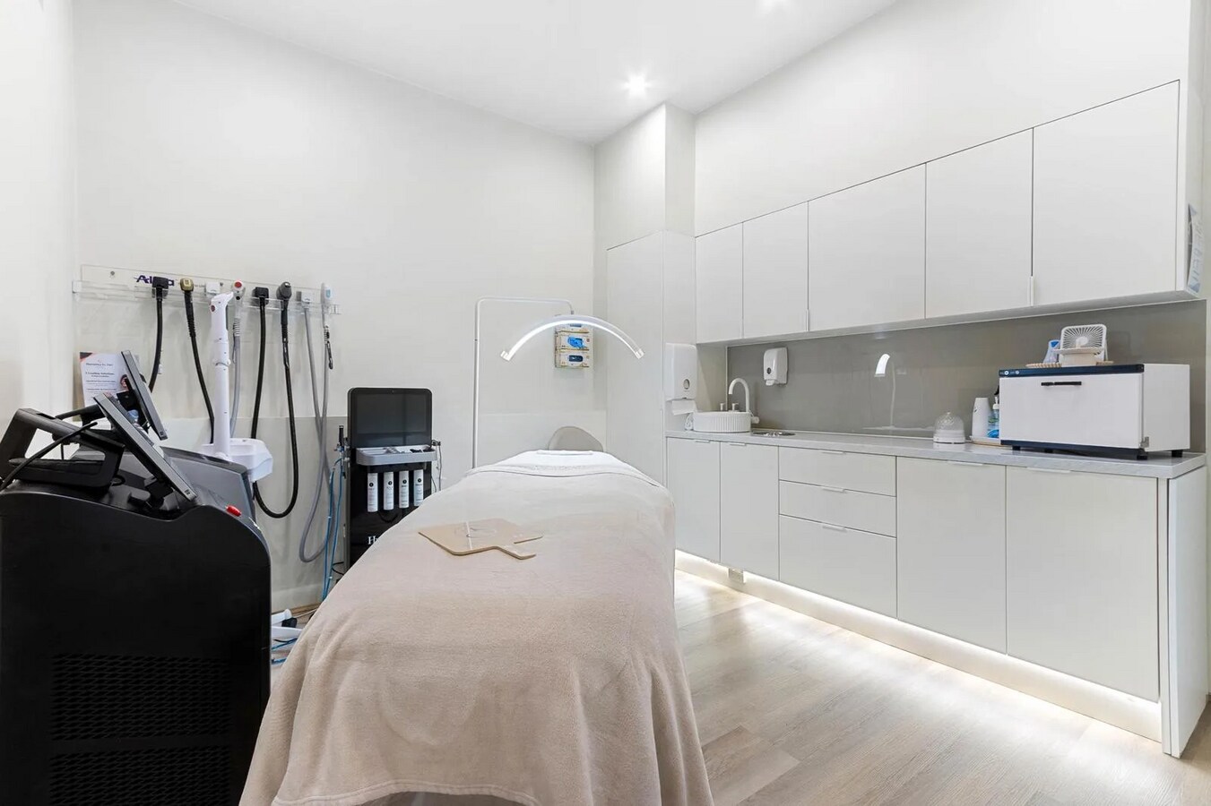 90 Gloucester Rd, Hurstville, NSW 2220 - Unit 9 - - Interior Photo - Image 2 of 6