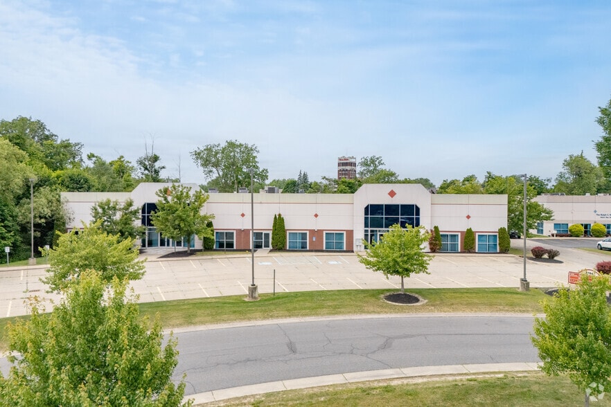3784 Commerce Ct, North Tonawanda, NY for lease - Building Photo - Image 3 of 6