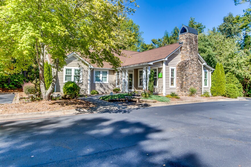 135 Professional Park Dr, Seneca, SC à louer - Photo du bâtiment - Image 2 de 45