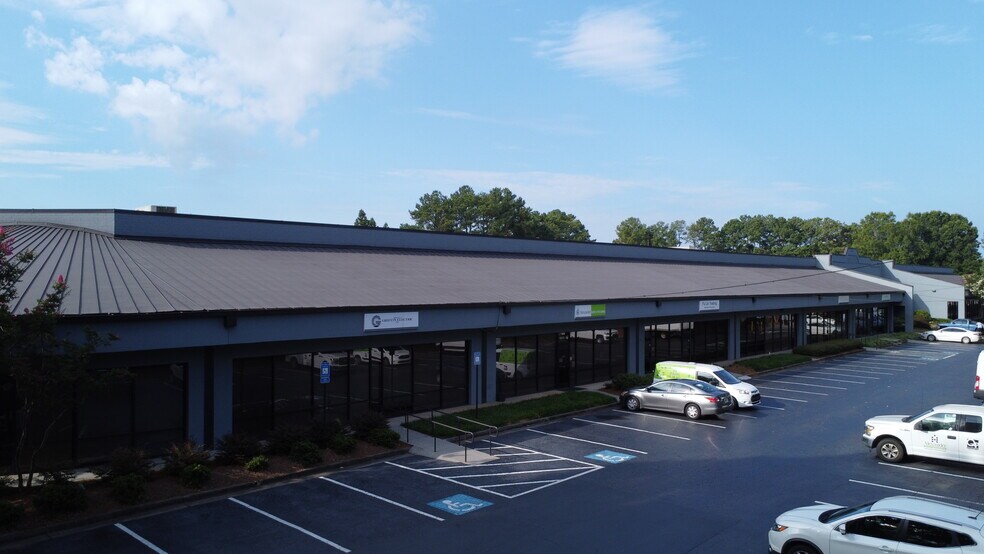 2395 Pleasantdale Rd, Doraville, GA à louer - Photo du bâtiment - Image 3 de 12