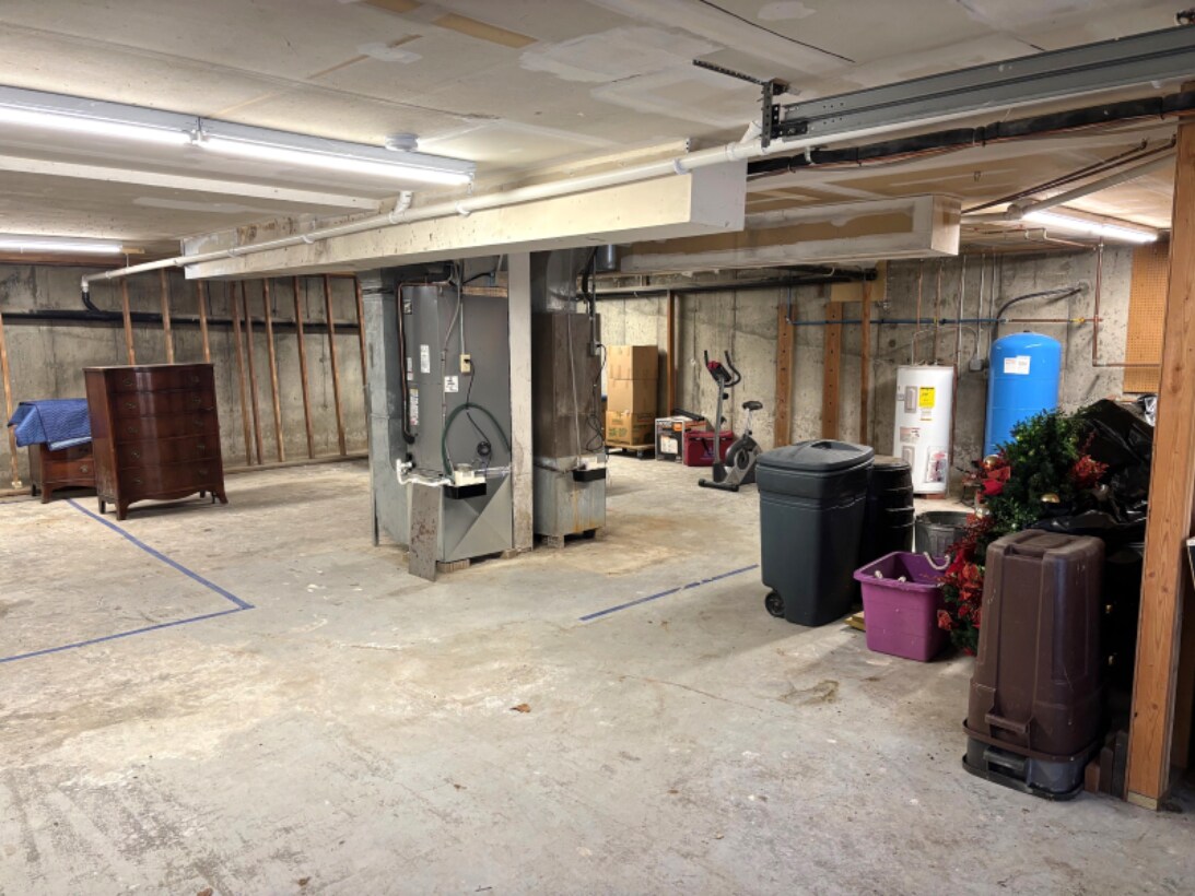 1369 Southford Rd, Southbury, CT for lease Interior Photo- Image 1 of 1