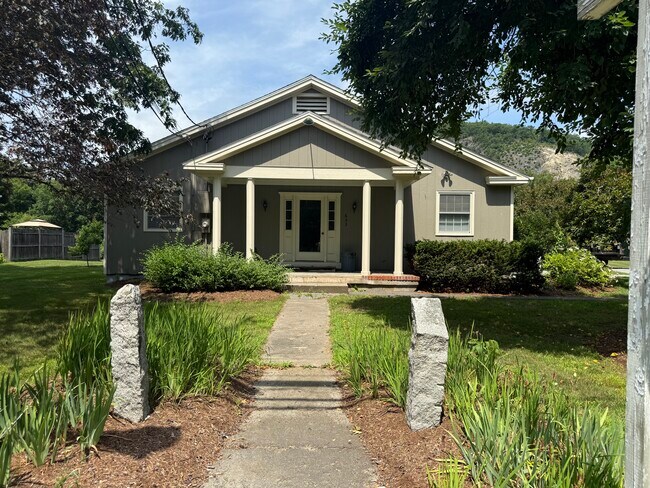 More details for 633 NH Route 10, Orford, NH - Office for Lease