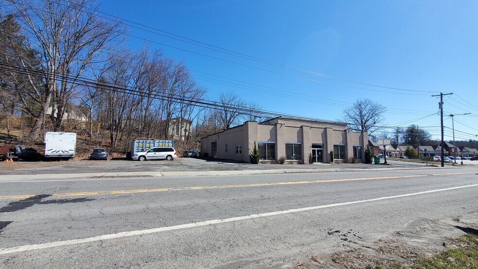 2420 Rt 52, Pine Bush, NY à louer - Photo du bâtiment - Image 3 de 23