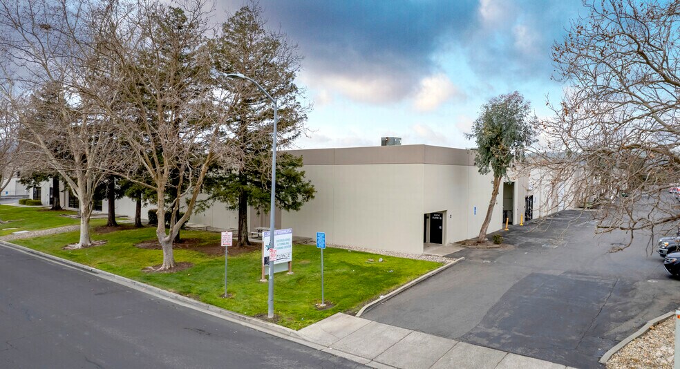 6800 Sierra Ct, Dublin, CA à louer - Photo du bâtiment - Image 2 de 7