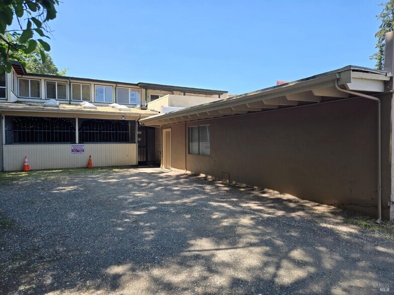 244 S Main St, Willits, CA à vendre - Photo du bâtiment - Image 3 de 4