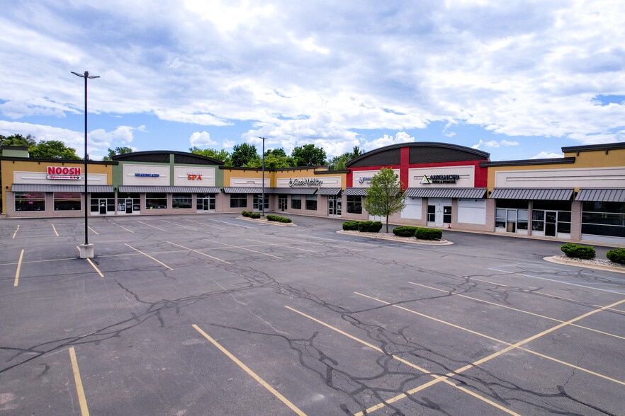 603 N Waverly Rd, Lansing, MI à louer - Photo du bâtiment - Image 2 de 3