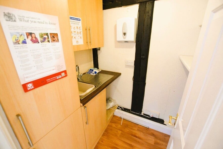 Bedford Rd, Shefford for lease - Interior Photo - Image 3 of 3