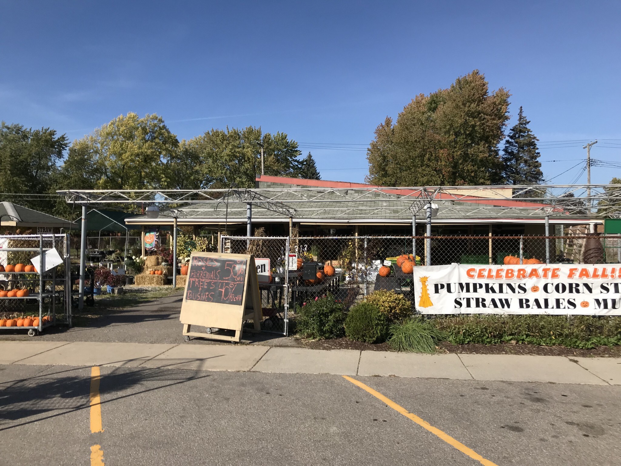 26346 W 7 Mile Rd, Redford, MI for sale Primary Photo- Image 1 of 5