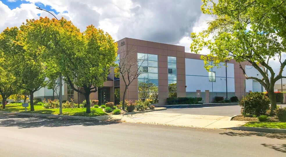 1820 Yeager Ave, La Verne, CA à vendre - Photo du bâtiment - Image 1 de 1