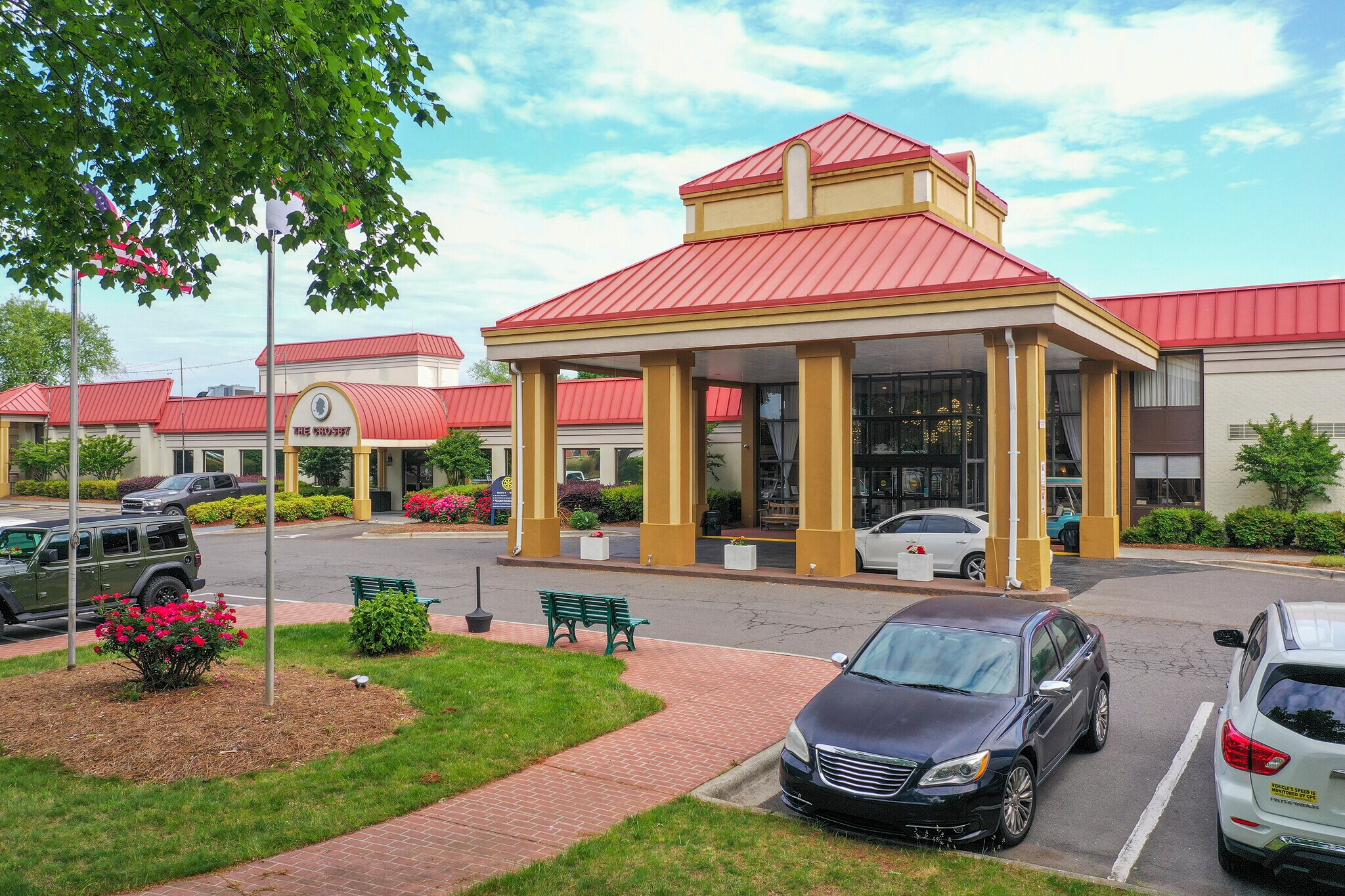 6205 Ramada Dr, Clemmons, NC à vendre Photo du bâtiment- Image 1 de 45