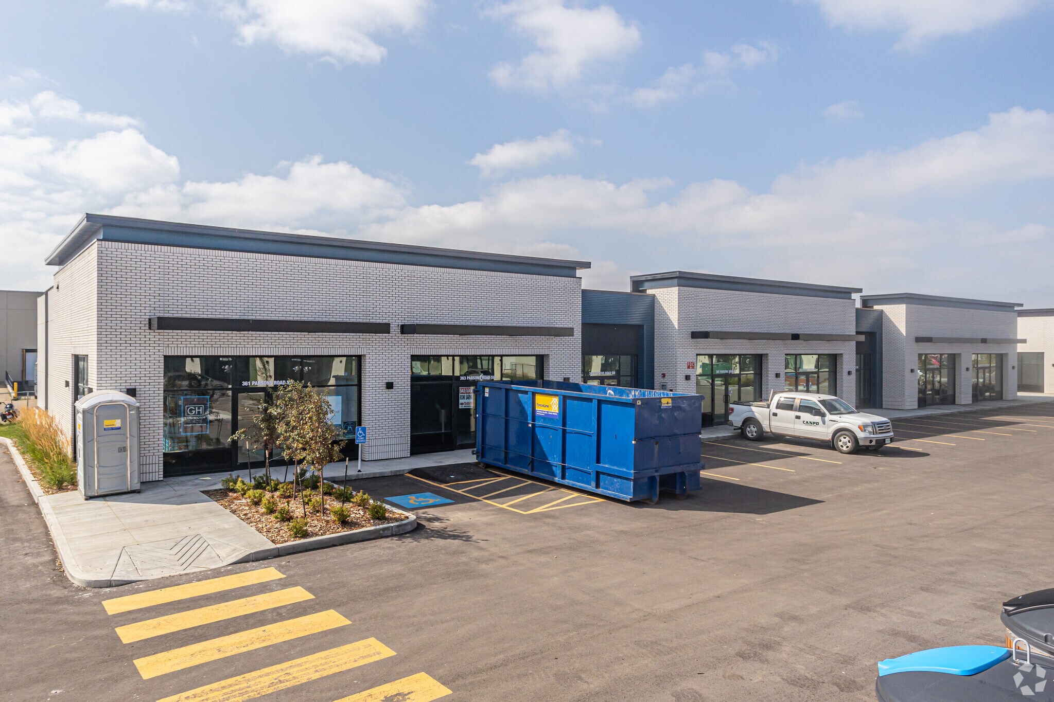 321 Parsons Rd SW, Edmonton, AB à vendre Photo principale- Image 1 de 3