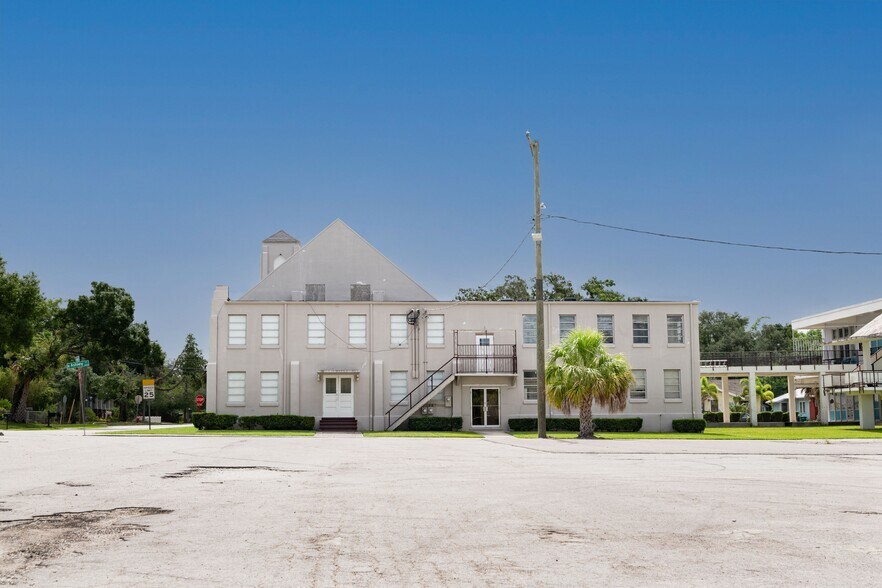 6018 N Highland Ave, Tampa, FL à vendre - Photo du bâtiment - Image 3 de 12