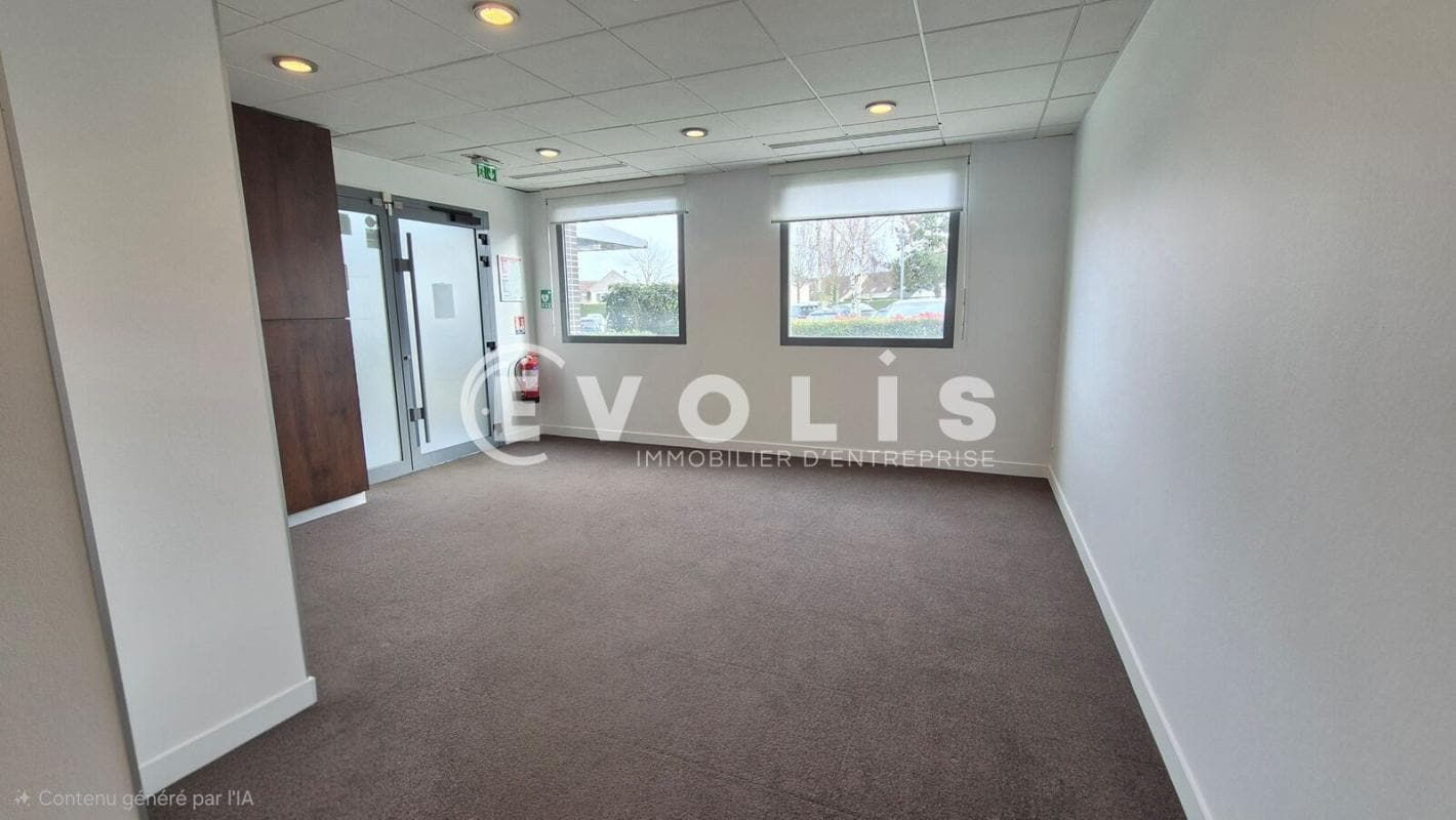 Office in Magny Le Hongre for lease Lobby- Image 1 of 23