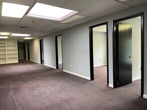 22 Commerce Rd, Newtown, CT for lease Interior Photo- Image 1 of 14