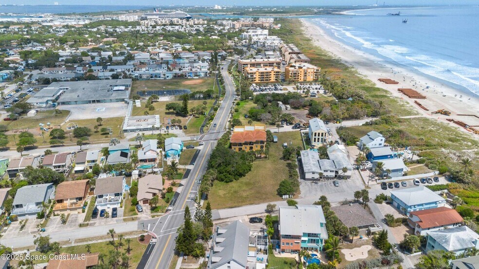 000 Adams Ave, Cape Canaveral, FL à vendre - Photo du bâtiment - Image 1 de 21
