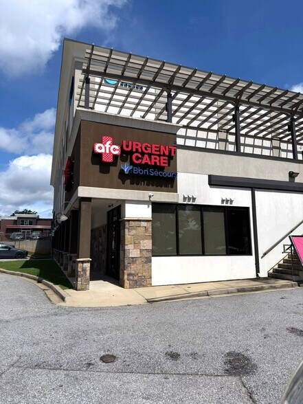 2709 Pelham Rd, Greenville, SC à louer - Photo du bâtiment - Image 2 de 2