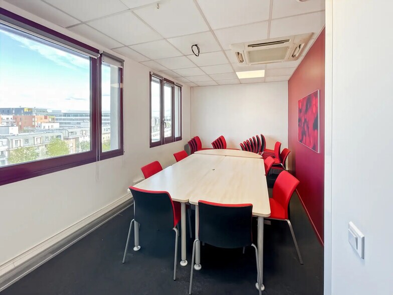 Office in Rueil-Malmaison for sale - Interior Photo - Image 3 of 6