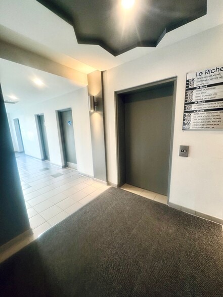 370 Ch De Chambly, Longueuil, QC for lease - Interior Photo - Image 3 of 4